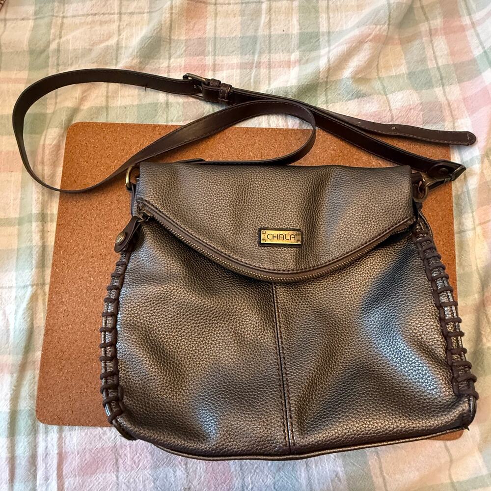 Chala crossbody vegan leather metallic purse. EUC clean interior Preowned